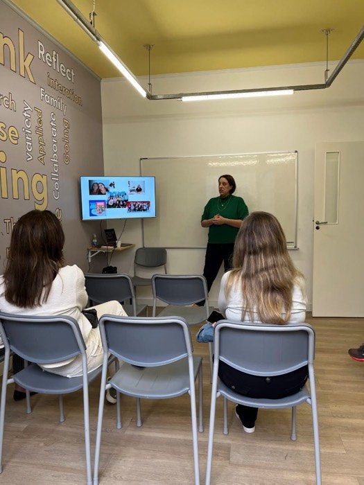 Palestra para famílias na Discoveries